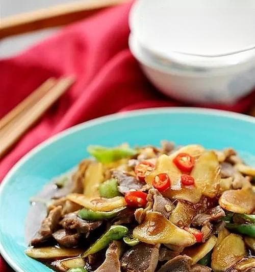 盐水鸡胗的做法（香嫩多汁的口感，让你爱不释手！）