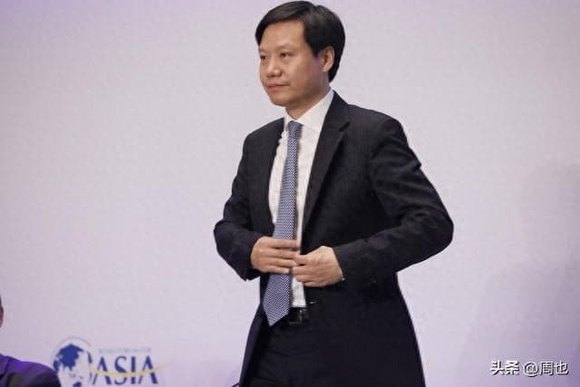 56岁的雷军是所有生意人值得学习的榜样，他做了4件最不平凡的事