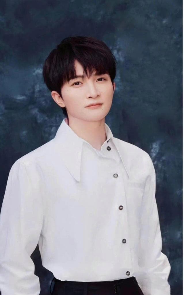 华语乐坛的“Hero”对决：华晨宇vs周深，谁才是真正的领军人？