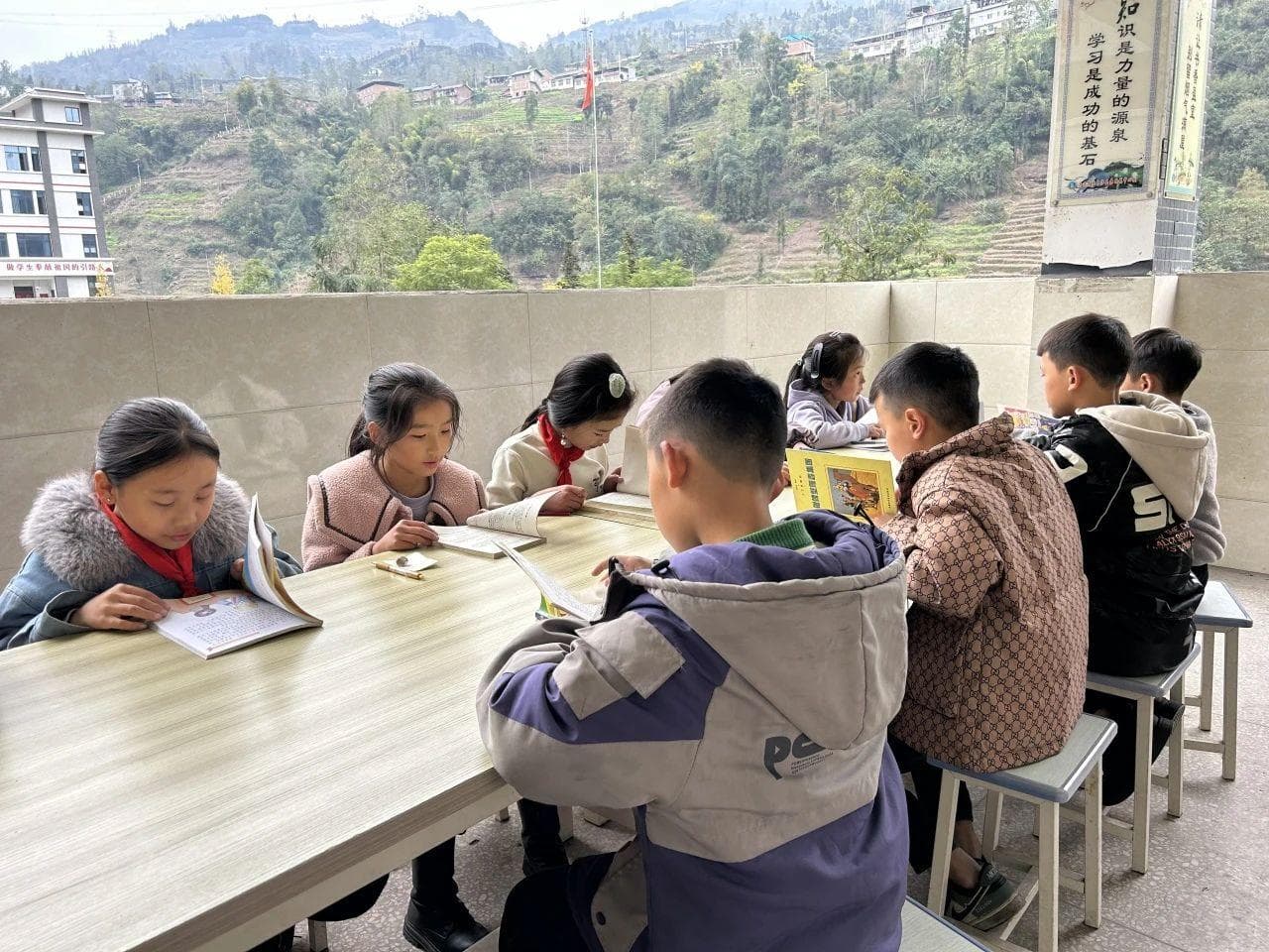 “书海扬帆”图书捐赠公益项目圆满落幕