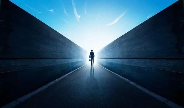 为什么体制内有背景的人往往比普通人更能吃苦？
