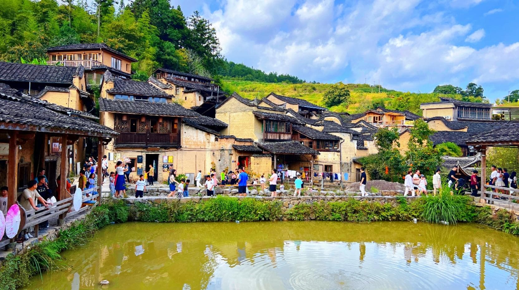 福建：乡村变景点 村游火“出圈”