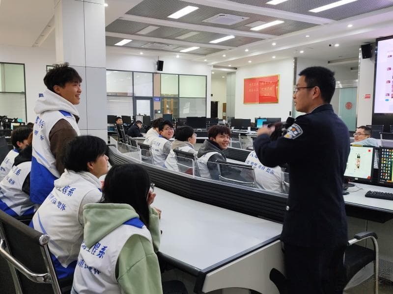 湄职院反诈骗课搬进警营：创新教学模式筑牢校园"防骗墙"