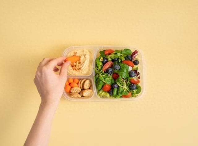 不想“毁掉”全天血糖？糖尿病人吃早餐要避开3种食物，早做了解