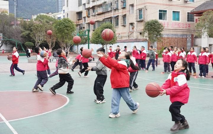 桐梓：校园体育活动“加时” 助力学生健康成长
