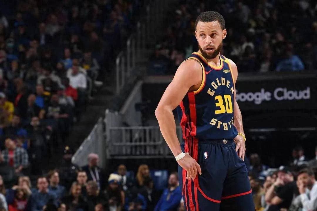 NBA伤情！库里场均23分，他缺席勇士胜率降30%？雄鹿大战悬念升级