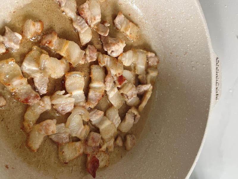 8步学会鹿茸菇炒五花肉，这样做既爽脆又入味
