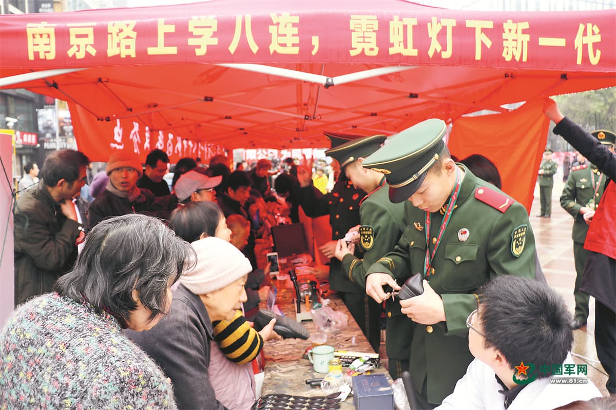 一个基层中队的“学雷锋进行时”