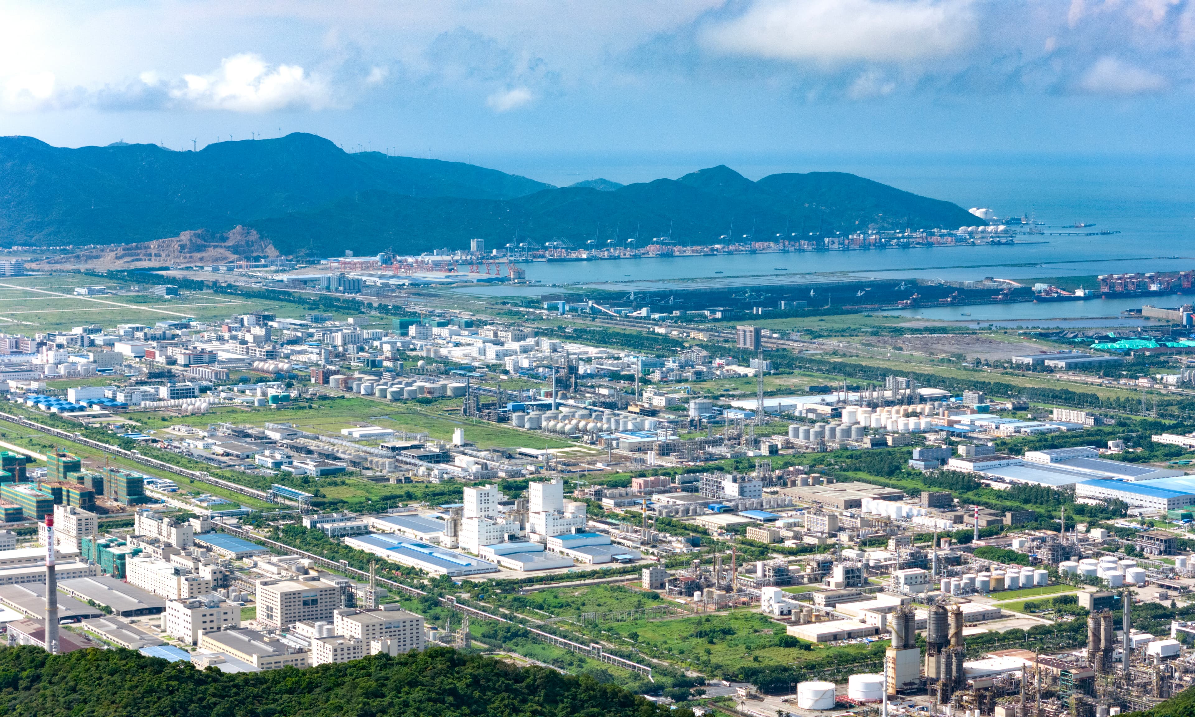 重量级跨国巨头，为何扎堆珠海这73.79平方公里土地？