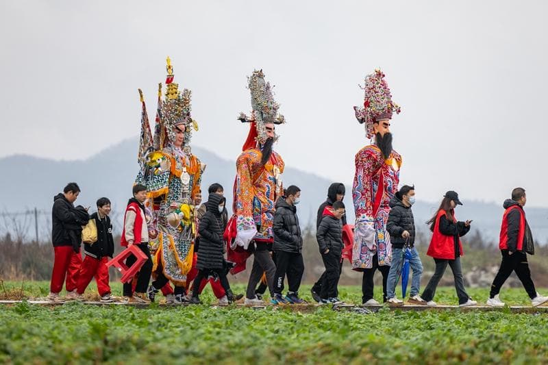 福州游神出圈，在“中国式赛博朋克”之夜与“神仙见面”