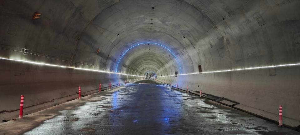 新疆所有地州市迈入高速公路时代