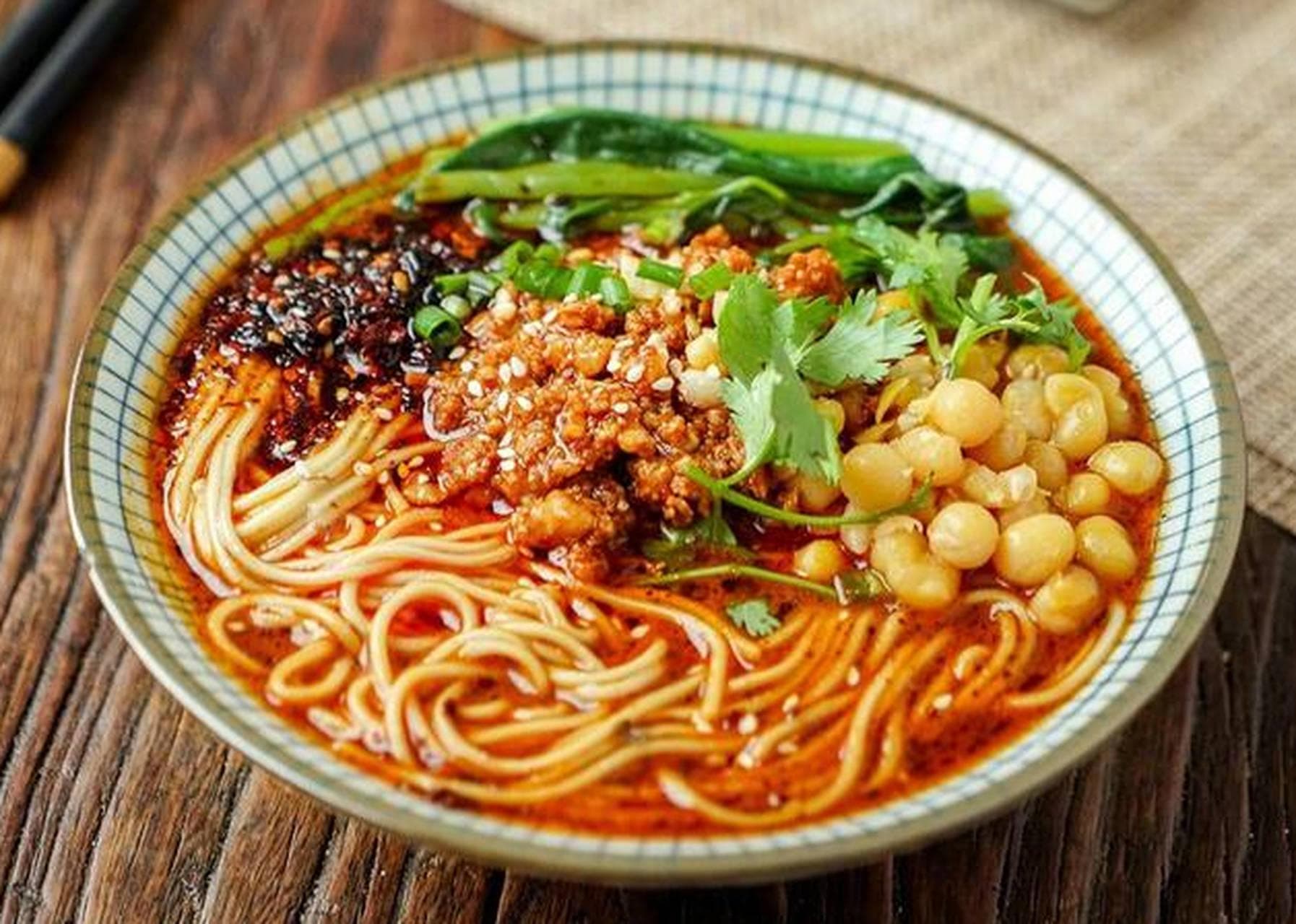 魅力山城——重庆美食攻略：麻辣鲜香的山城味蕾之旅