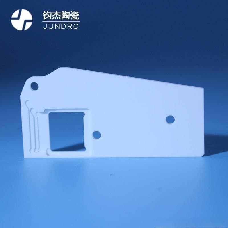 氧化铝陶瓷在半导体产业中的应用与重要性