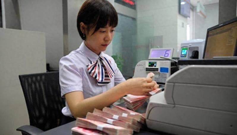 银行存款政策调整，存款超30万元的家庭需要注意这些事项