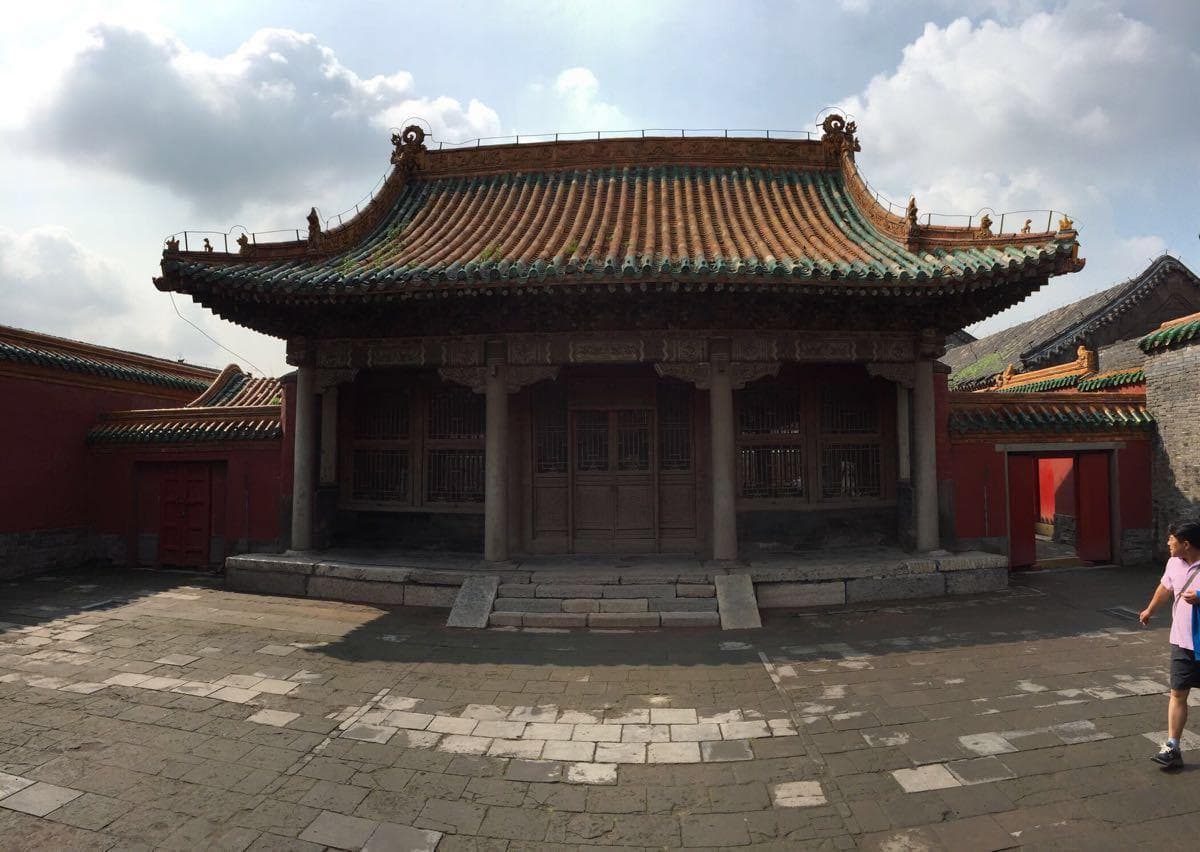 北京故宫和沈阳故宫的布局及陈设