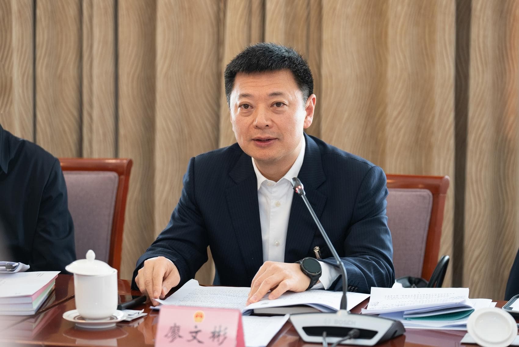 川渝对对碰丨两地代表共话共建世界级先进制造业集群：深化协同创新，共筑产业高地