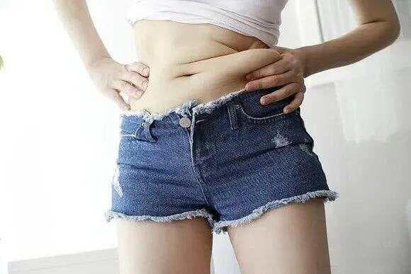 女性为啥都先胖肚子？改掉2个坏习惯，不信你不瘦