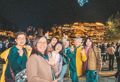 东南亚游客青睐贵州乌江寨