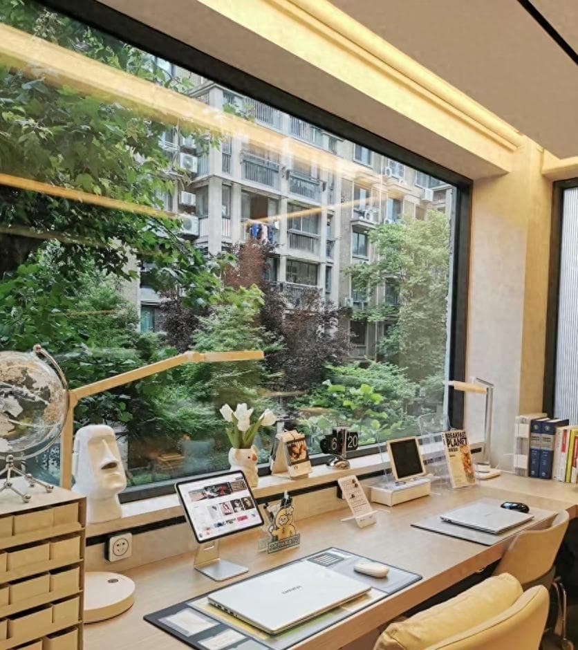 浙江一90后夫妻放弃阳台，改成窗景色书房，那叫一个高级，真羡慕