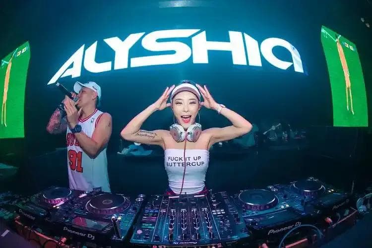 新版歌曲名字推荐：现代音乐语境下的创新与传承