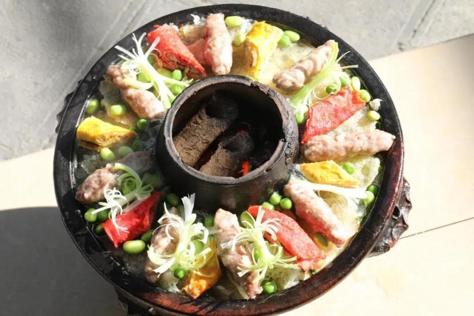 冬日云南：5种特色火锅和过桥米线温暖你的胃