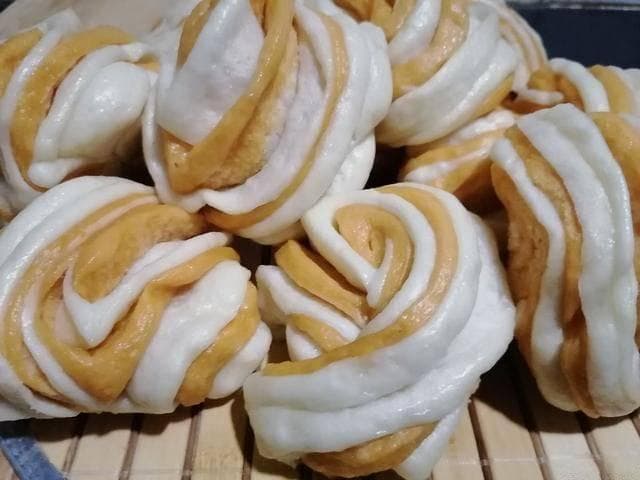 教你在家轻松蒸花卷，松软咸香，不塌陷不回缩，操作简单，真解馋