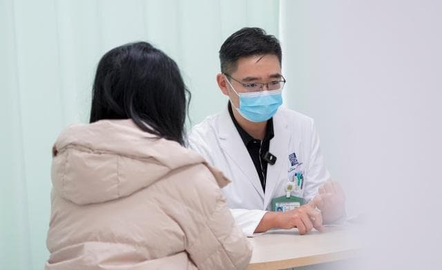 这位产科男医生，有点酷有点暖！