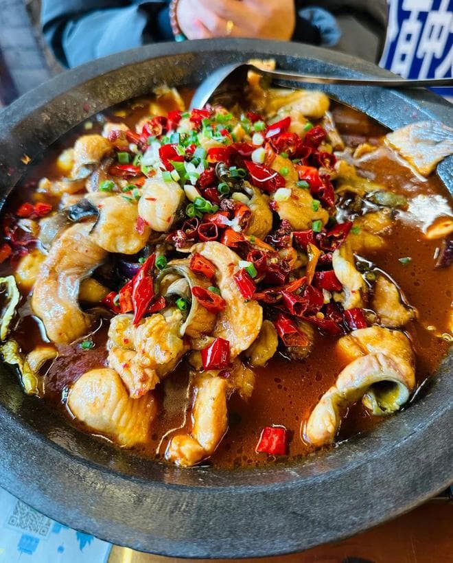 芙蓉镇特色美食全攻略：12种地道小吃让你感受湘西饮食文化