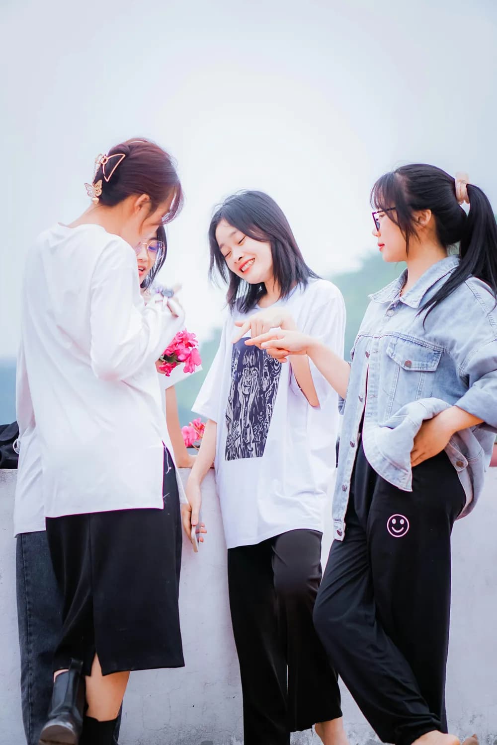 《阳光姐妹淘》：殷桃领衔，七位女性的友谊之旅