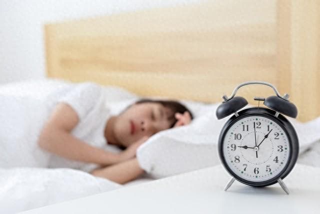 为什么早上起床总是头晕？不一定是没睡好，多与4种疾病有关