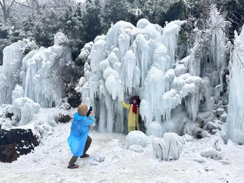 打卡重庆冰天雪地 冬游玩法多“上新”不重样