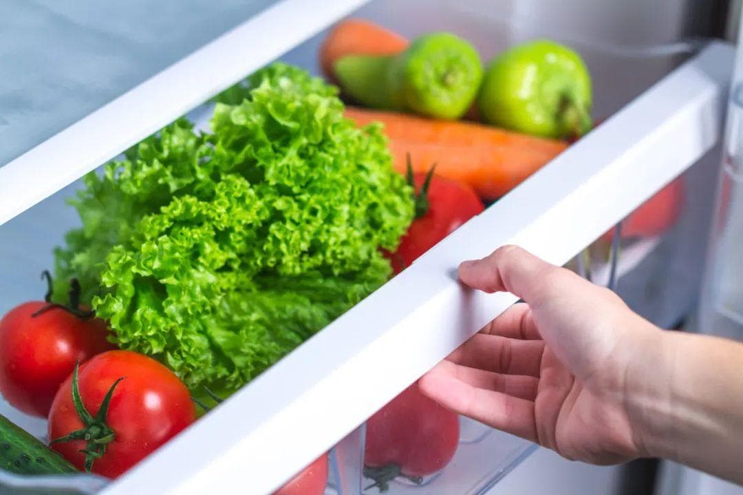 冰箱里冷冻的食物能存好几年？冰箱使用常见误区要注意→