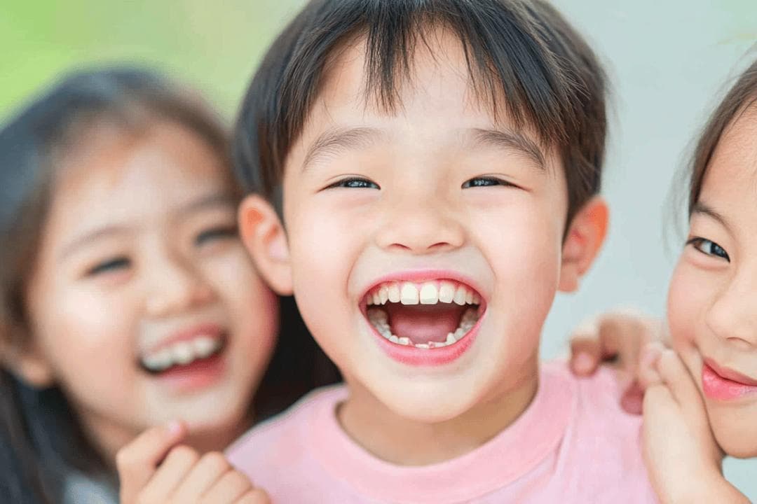 换牙期“吃硬不吃软”？这些饮食建议让孩子牙齿更整齐！