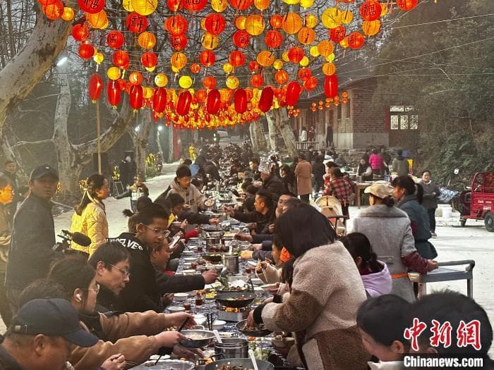 上千名村民游客长沙沉浸式体验“非遗中国年”