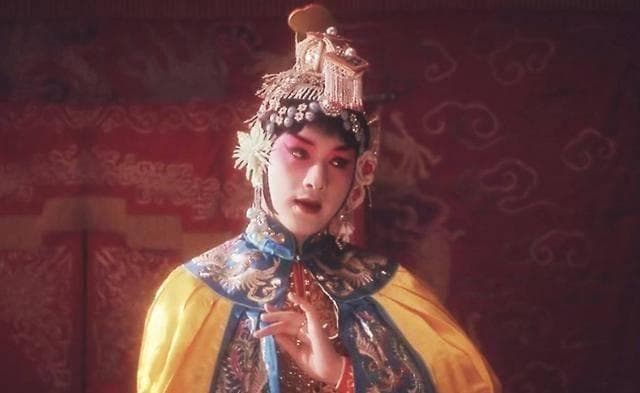 不疯魔，不成活丨假霸王段小楼和真虞姬程蝶衣的千古绝唱