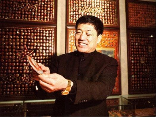 “像章王”于国杰的红色文化情怀