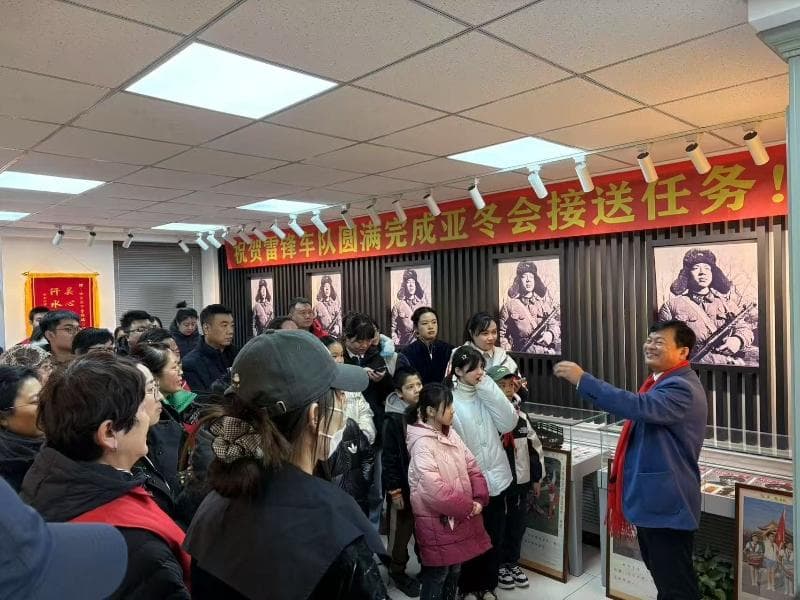 感悟雷锋事迹，凝聚民族同心