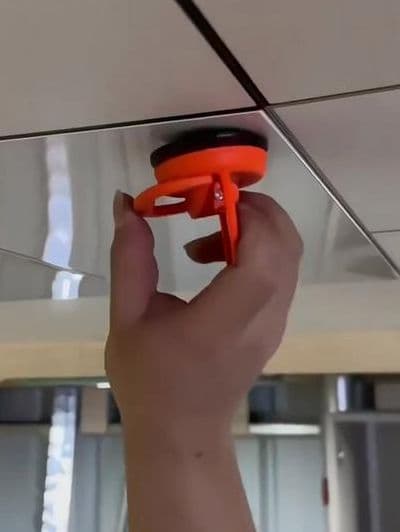 扣板怎么拆（卫生间吊顶扣板怎么拆）