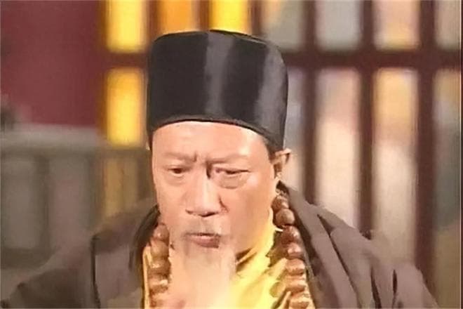 金庸笔下有一大草包，身怀易筋经，武功臻化境，实战却如三流高手