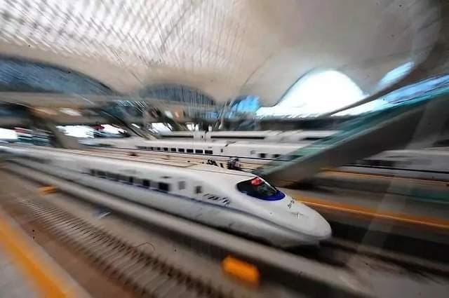 再次暴增2218%，京沪高铁粉碎一切质疑，但利润仍不及另一对手