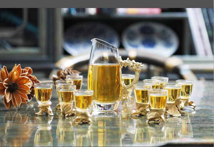 为什么玻璃杯是最安全的酒和水容器