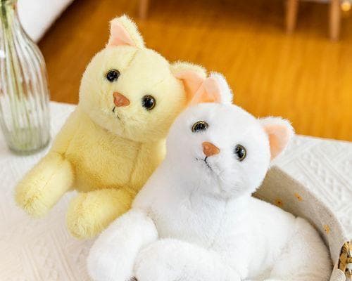 小猫玩具选购指南：从毛绒到智力玩具，让猫咪玩得更开心