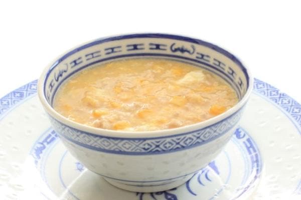 一碗小米粥的热量是多少？营养师为你详细解读