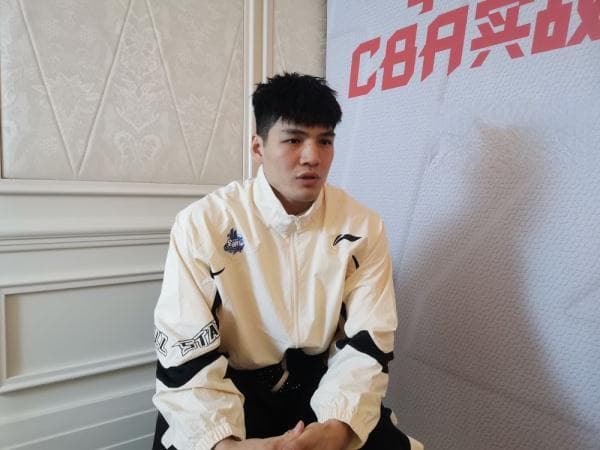想成为像易建联一样的球员——专访CBA状元秀陈国豪