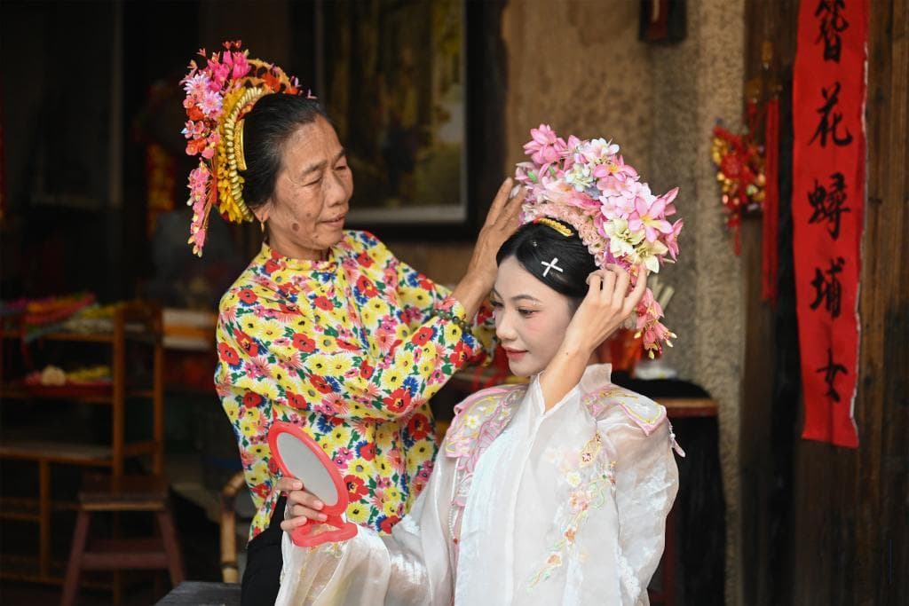 赵丽颖同款打卡：泉州蟳蜅村的网红之旅