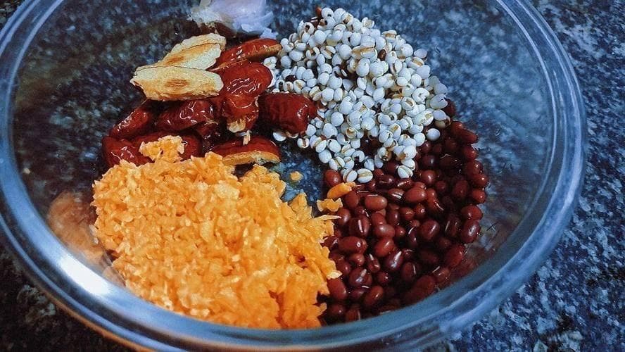 养生又美味：红豆薏米大枣粥的正确打开方式