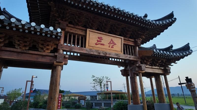 内蒙乌兰哈达镇三合村：绘就美丽乡村新画卷