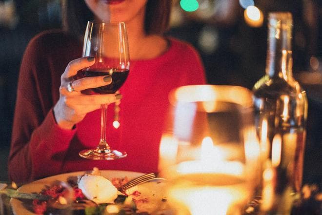 再爱喝红酒，身体出现这5个信号，就别喝了