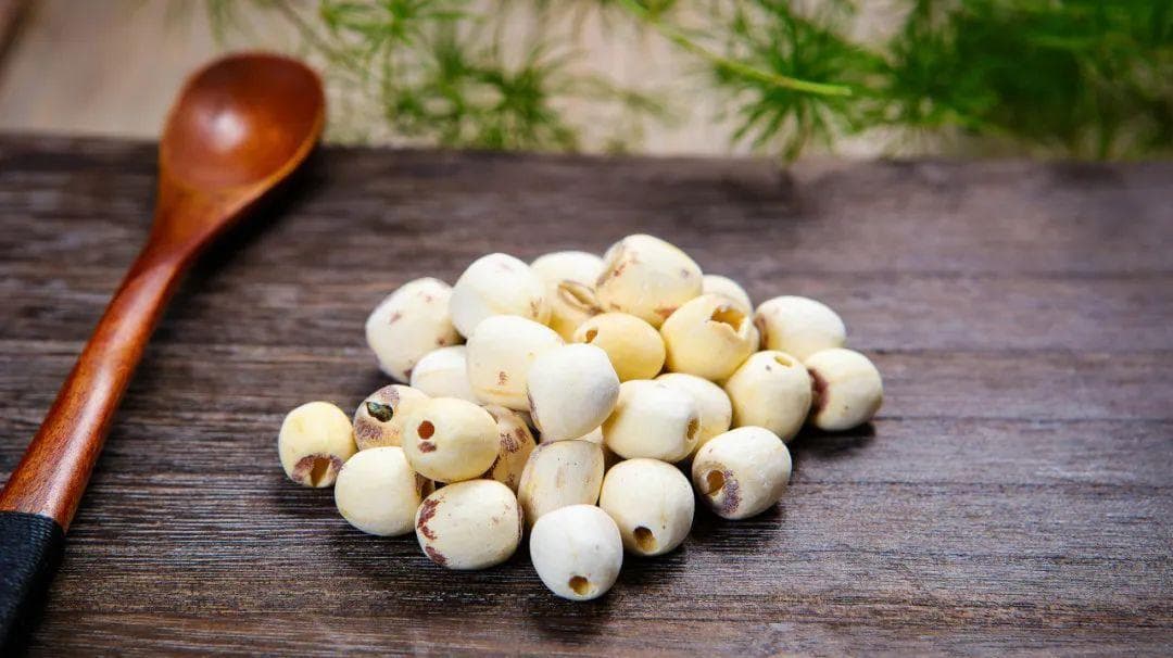 入伏前后，建议常吃5种天然排毒菜