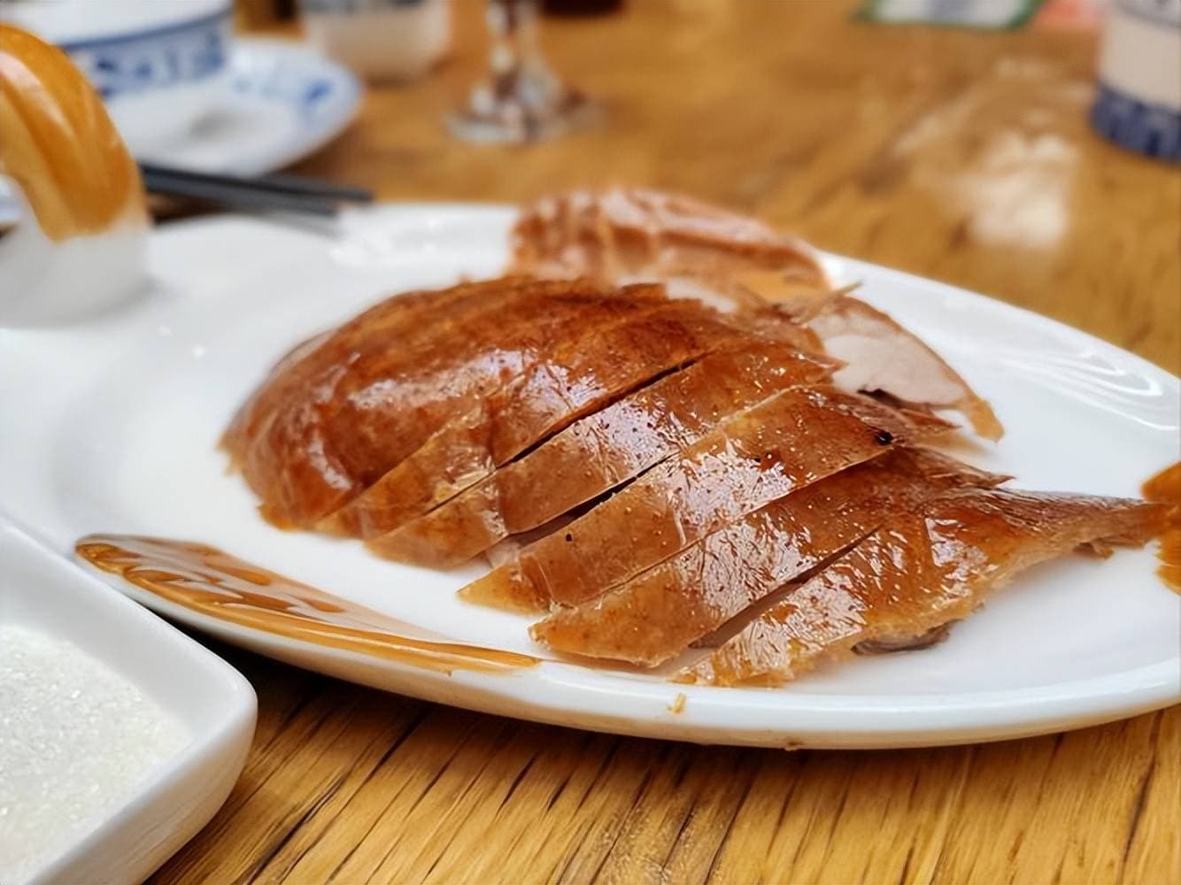 千年古都的舌尖密码 | 北京旅游必吃十大美食，解锁地道京味